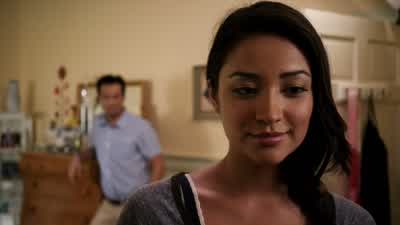 I've been watching the news. - Pretty Little Liars