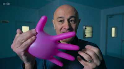I've calculated these five fingers
increase the surface area - Secrets of Size: Atoms to Supergalaxies