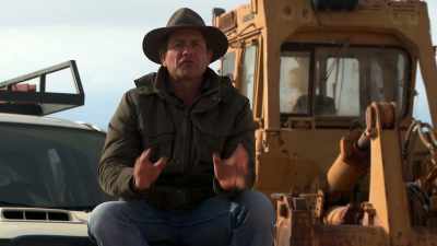I've come here to, erm, have two
things, adventure and money. - Outback Opal Hunters