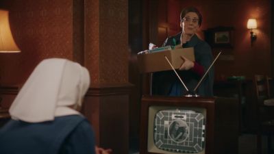 I've come round
with my begging bowl, Sister. - Call the Midwife