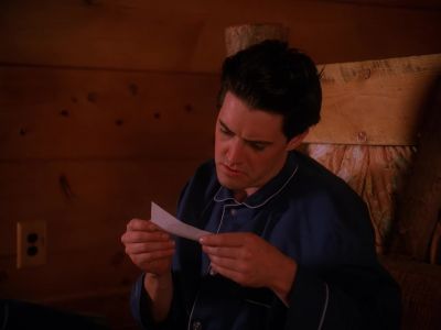 "I've gone north. Jack may have
the answer. Love, Audrey." - Twin Peaks