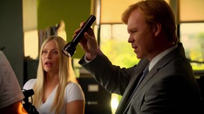I've got a hair. - CSI: Miami