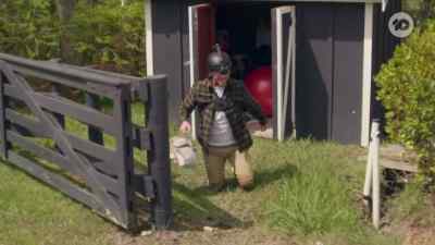 I've got a pizza bag
now. - Taskmaster