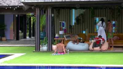 >> I'VE GOT A TEXT! - Love Island