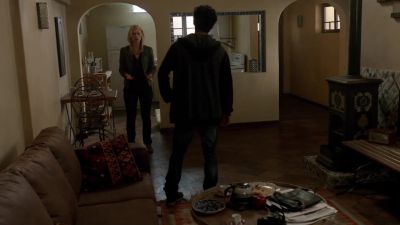 I've got someone at security
in the airport. - Homeland