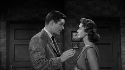 I've got to go downstairs. - House on Haunted Hill