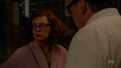 I've got to handle her very carefully.
She's nervous. - FEUD