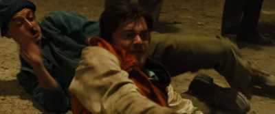 - I've got him.
- Come here, you fucking cocksucker! - Free Fire
