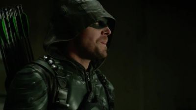 I've got movement,
east corridor. - Arrow