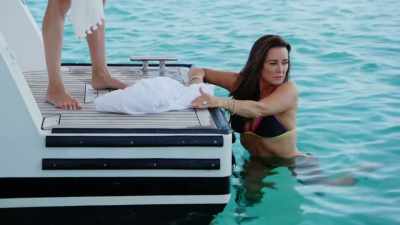 - I've got Ramona on the boat, - The Real Housewives Ultimate Girls Trip