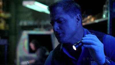 I've got some
light blue fibers here. - CSI: Crime Scene Investigation