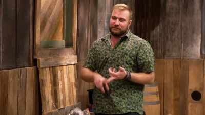 I've got straw, flower, clove,
menthol, cinnamon stick, - Moonshiners: Master Distiller