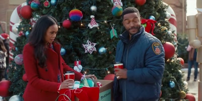 I've gotta get back to the
house. Forgot my extra battery. - Christmas with a Kiss