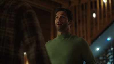 I've gotta run.
The plumber's there. Um... - The Holiday Exchange