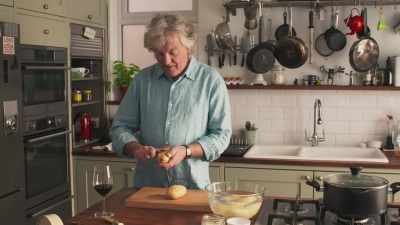I've even managed to sharpen it.
And it's excellent, - James May: Oh Cook!