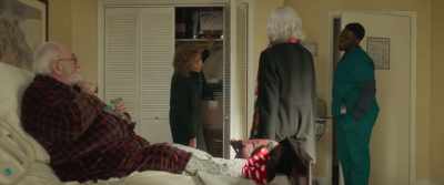 - I've met Evelyn.
- Yeah, we've seen each other around. - Moving On