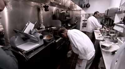 I'VE NEVER, EVER, EVER
SEEN ANYTHING - Kitchen Nightmares
