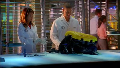 I've never seen a scuba
tank like this before. - CSI: Miami