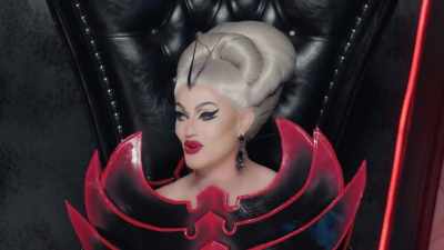 - I've never seen,
actually, yes. - The Boulet Brothers' Dragula: Titans