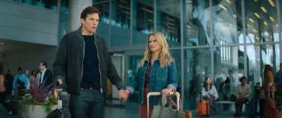 - I've never seen you hold a human's hand.
- I don't hold hands! - Your Place or Mine