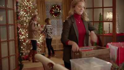 - I've not seen that
look in your eyes - Toying with the Holidays