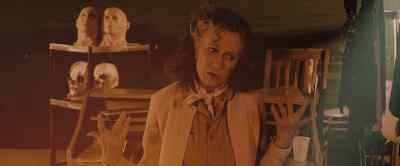 I've placed makeup on almost
200 extras this morning, - Once Upon a Time in Hollyweird