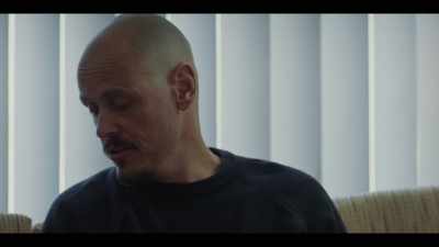 - I've seen one.
- Where? - Mr Inbetween