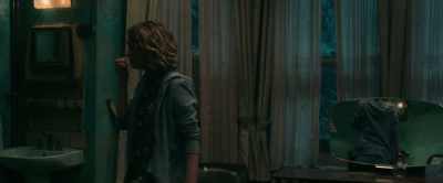 -I've seen it too.
-[Maria] No. - No One Gets Out Alive