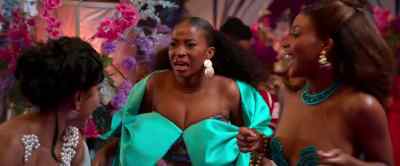 [Ivie sings along] - Christmas in Lagos