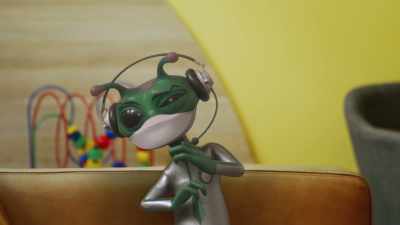 [Ixbee groaning indifferently] - Alien TV