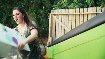 (Izzy grunts) - Stepmom from Hell