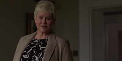 Izzy, I have got to go
into the office. - The Light in the Hall
