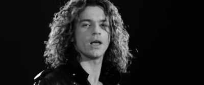 J there's something
about you, girl - Mystify: Michael Hutchence