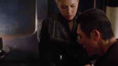 J ust hold that there. - Stargate Universe