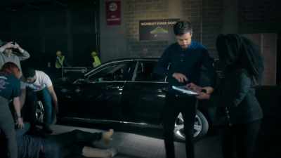 -Jack, can you sign this for me, please?
-Jack-- - Jack Whitehall: I'm Only Joking
