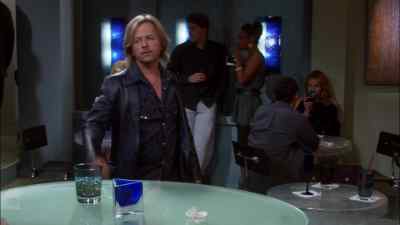 Jack and Coke.
And a, uh, Cosmo. - Rules of Engagement