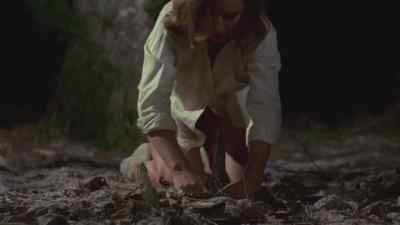 Jack, come here to give me 
a hand , okay ? - Color Me Blood Red