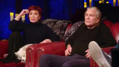[Jack] Do you think those are four different
objects or is that one object lit up? - The Osbournes Want to Believe