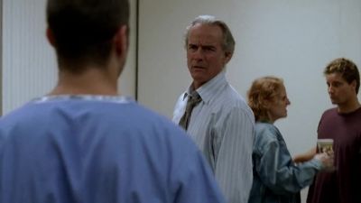 - Jack?
- Give me your cell phone. - Lost