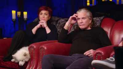 - [Jack] How weird is that?
- Ball of lightning. - The Osbournes Want to Believe