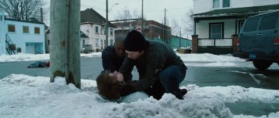 Jack! Jack, look at me! Jack, you all right? Hold on. We need an ambulance! Somebody help! Call 911! - Four Brothers