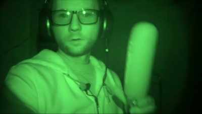 [Jack] So this guy here,
he's a paranormal investigator. - The Osbournes Want to Believe
