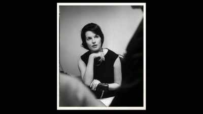 Jackie was no fool.
They were all around her. - First Ladies