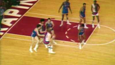 Jackson defensively gets the ball. - The Last Dance
