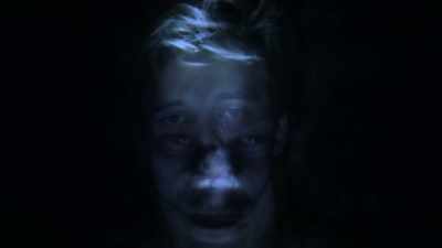 (JACOB'S VOICE, WARPED)
Daddy, help me. Daddy. - Damien