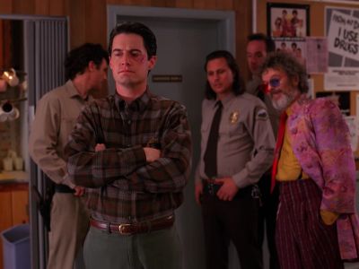 [JACOBY CHUCKLES] - Twin Peaks