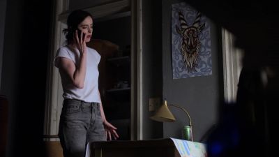 Jacqui? You don't know me.
I'm looking for Malcolm. - Marvel's Jessica Jones