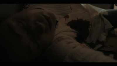 J'ai besoin d'une ambulance.
Maintenant! - The Widow