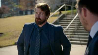 - Jake, is it?
- Yeah. - Bluff City Law