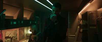 - Jake, you know?
Little-- little guy? - Aftermath